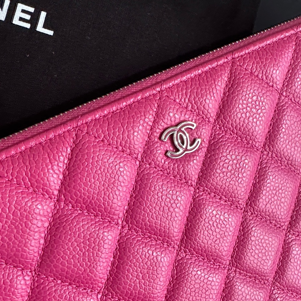 CHANEL Fuchsia Quilted Clutch - Picture 5 of 16